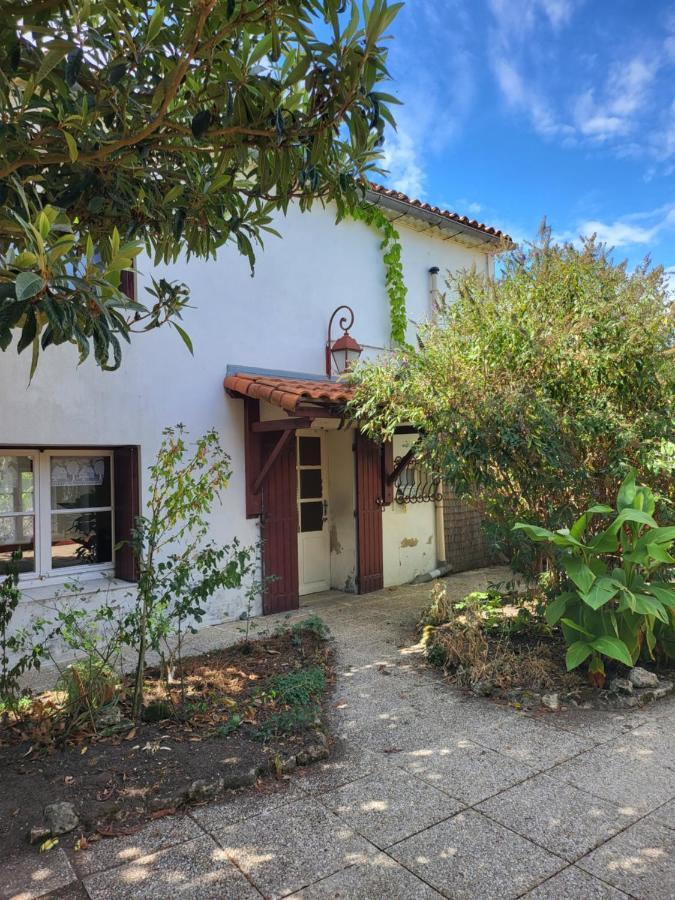 La Maison Rouge Paisible Maison De Pays Saujon Zewnętrze zdjęcie
